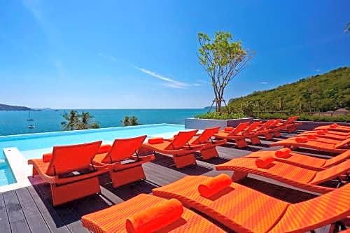 พักชิลล์ๆ นั่งดูวิวทะเล ที่พักสะอาดเรียบหรูน่าพัก “Bandara Phuket Beach Resort”