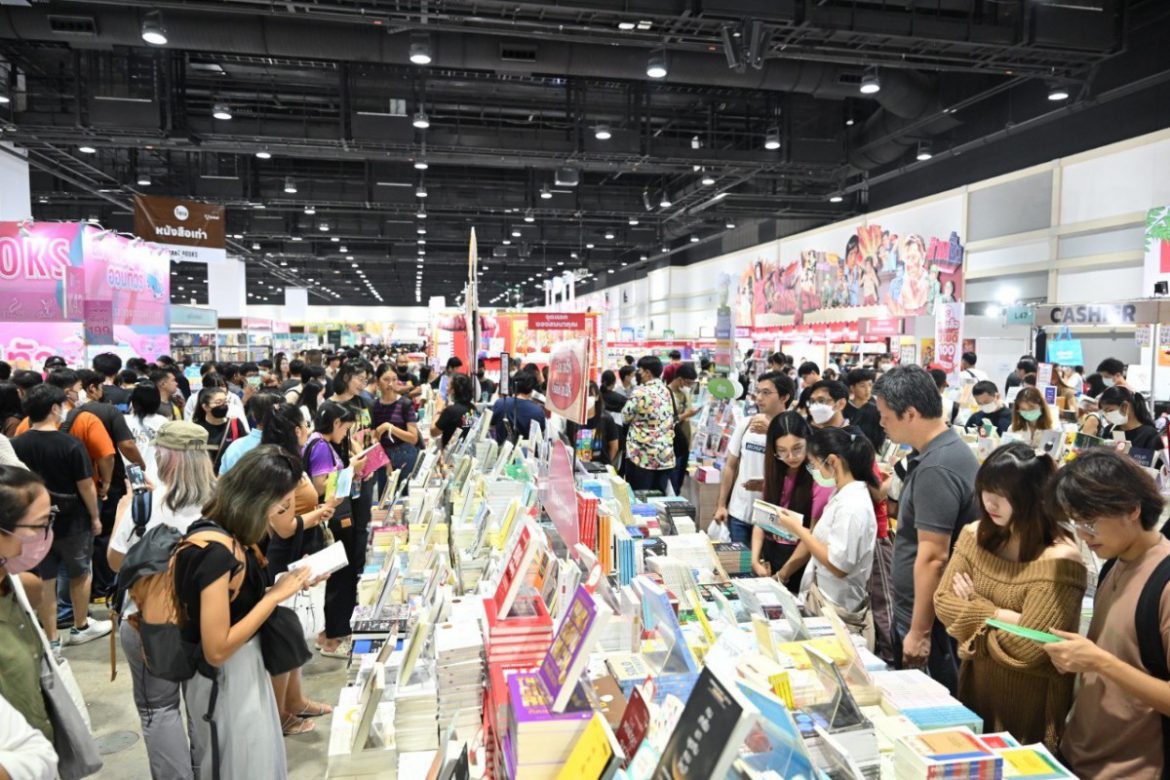 ประสบความสำเร็จอย่างล้นหลาม คลื่นมหาชนคนอ่านหนังสือ แห่ร่วมงานมหกรรมหนังสือระดับชาติ ครั้งที่ 28 กวาดรายได้ทะลุ 400 ล้านบาท พร้อมเดินหน้าโปรเจกต์ใหญ่ เตรียมสัญจรเอาใจนักอ่าน 4 ภาคทั่วไทย