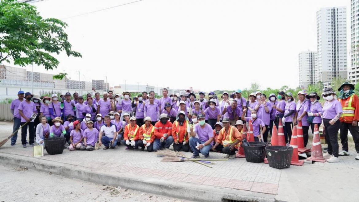 ชาวบางแก้ว รวมพลังจิตอาสา ทำความสะอาดถนนบางนา-ตราด ยกระดับเมืองน่าอยู่ ถวายเป็นพระราชกุศล