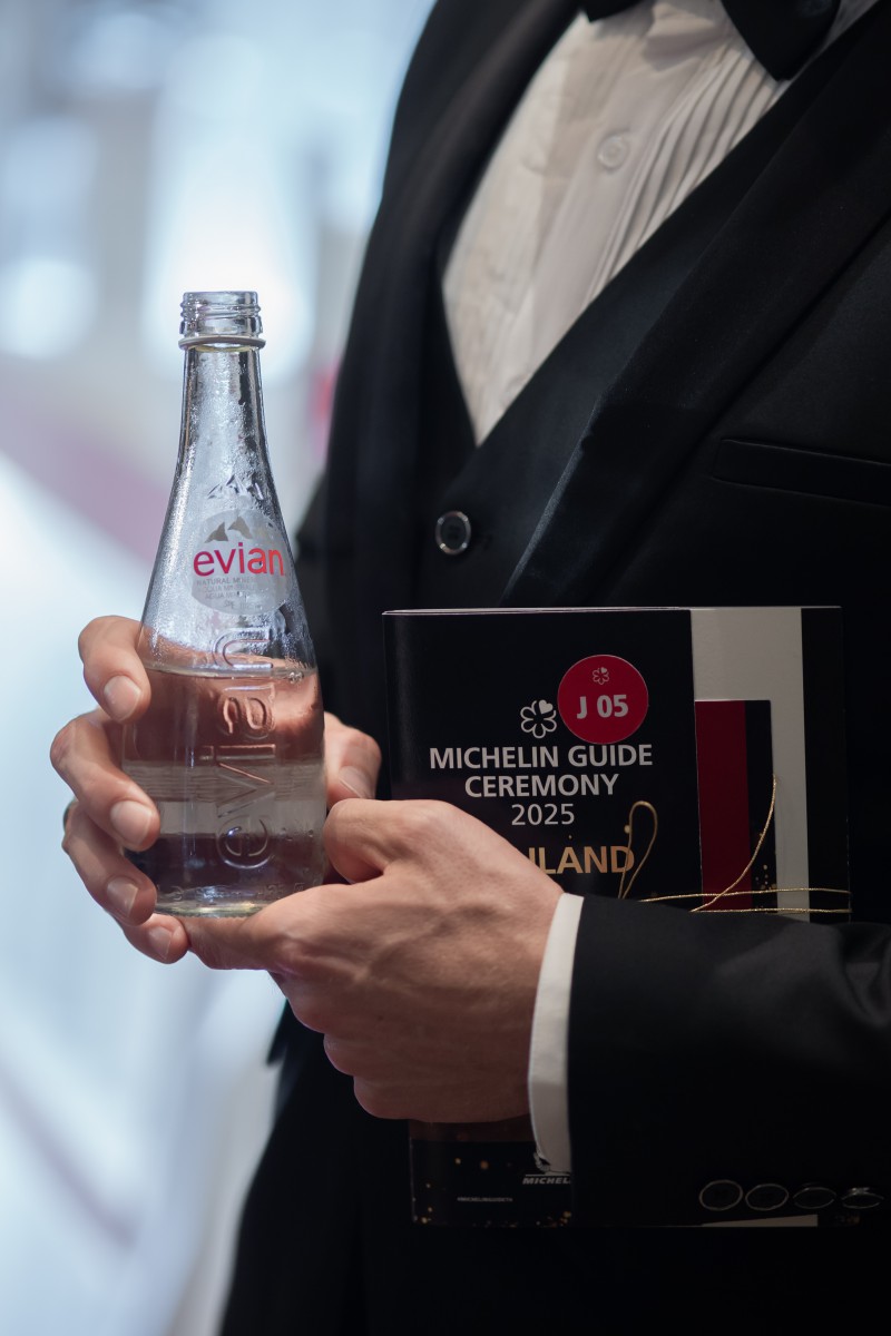 evian® ประกาศความร่วมมือระยะหลายปีกับ MICHELIN Guide ในประเทศไทยเพื่อเฉลิมฉลองประสบการณ์การรับประทานอาหารที่ยอดเยี่ยม