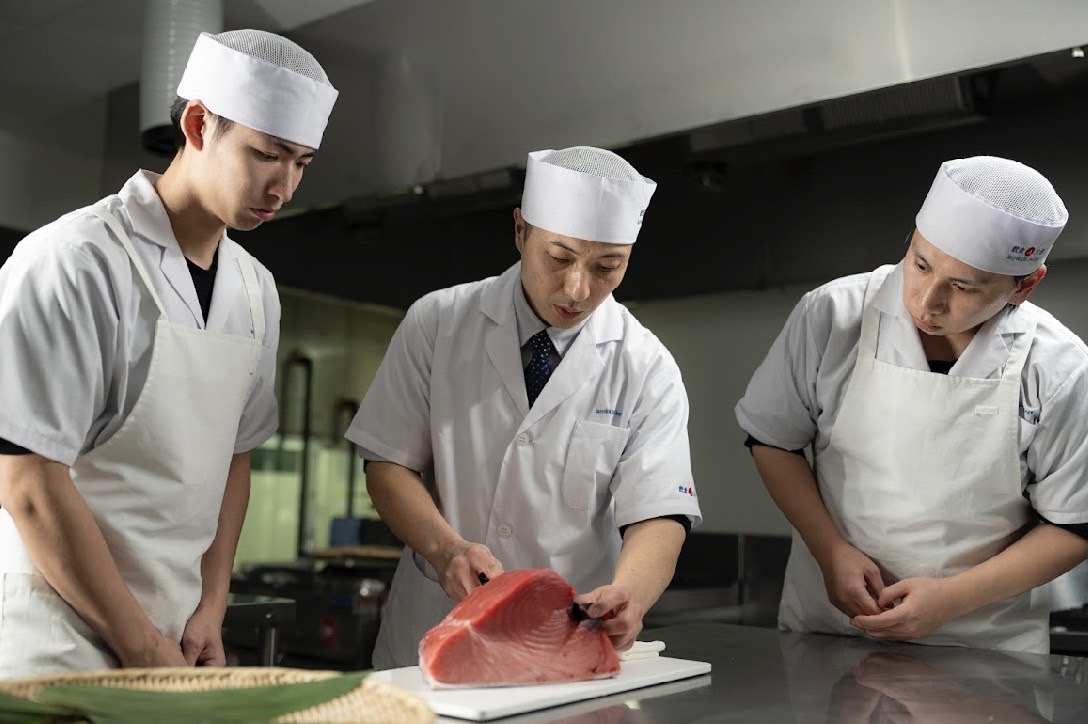 เปิดตัววิทยาลัยอินโชคุจิน สาขาแรก ในประเทศไทย โรงเรียนสอนทำซูชิแบบเข้มข้นจากญี่ปุ่น ปั้นเชฟซูชิคนไทยสู่เวทีโลก