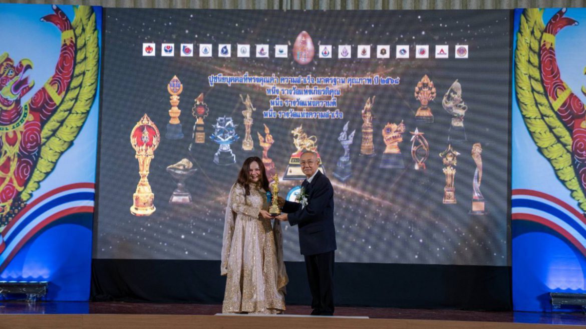 “มีนามิ นามิสา” คว้ารางวัล “เทพสตรี สตรีต้นแบบตัวอย่าง” ประจำปี 2568 ต้นแบบสตรีไทยผู้ทุ่มเทเพื่อสังคมและพัฒนางานด้านสุขภาพระดับนานาชาติ