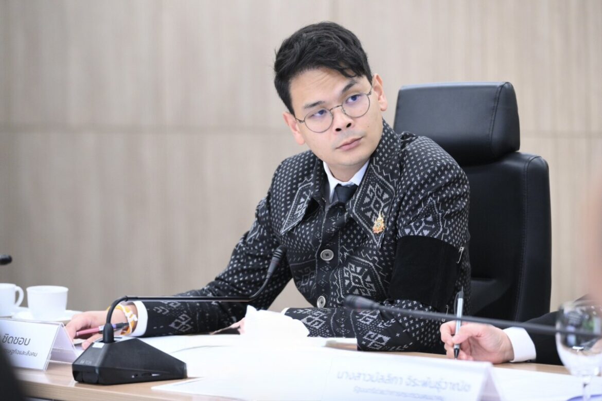 ‘ไชยชนก’ นำทัพ ‘ดีอี’ ปลดล็อก รย.17–18 อัดเงินช่วยสูงสุด 2 หมื่น/คน ดันไรเดอร์กว่า 2 แสนรายเข้าสู่ระบบ ถูกต้อง เป็นธรรม