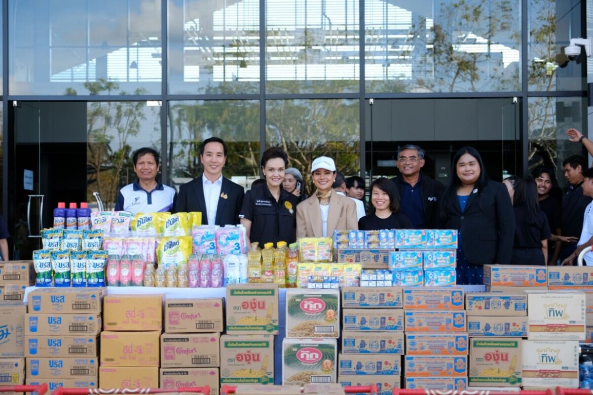 จากความร่วมมือสู่การลงมือจริง ห้างเซ็นทรัลและห้างโรบินสัน ในเครือเซ็นทรัล รีเทล จับมือกระทรวงพาณิชย์ ยืนหยัดเคียงข้างหาดใหญ่ในยามวิกฤต