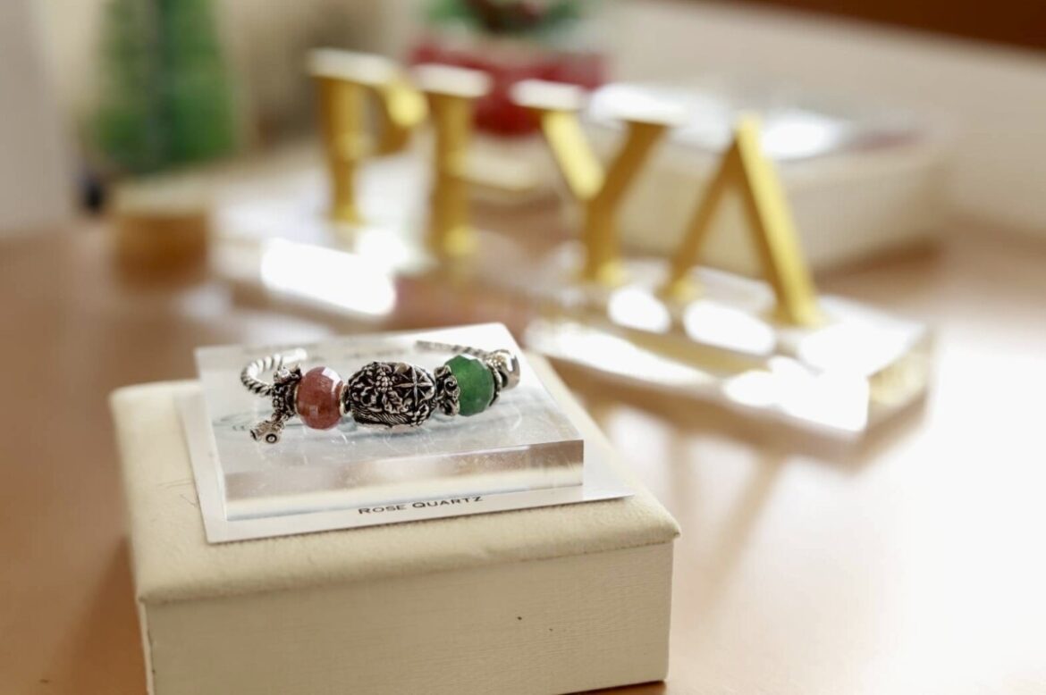 PHYA Jewelry (พญาจิวเวลรี่) แบรนด์บีดส์ (Bead) & ชาร์ม (Charms) เงินแท้ และ หินแท้ 100% ชูอัตลักษณ์ฝีมือช่างไทยชั้นสูง ผ่านการรังสรรค์เครื่องประดับร่วมสมัย สู่ตลาดโลก