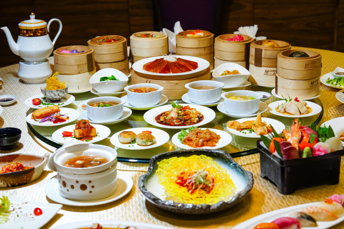 All You Can Eat Dim Sum (Platinum) ราคา 1,099 บาท สุทธิต่ออท่าน มีแบบ 3 ราคาให้เลือก  ห้องอาหารจีน The Mulberry Chinese Cuisine ที่ โรงแรมเดอะ เบอร์เคลีย์ ประตูน้ำ  The Berkeley Hotel Pratunam
